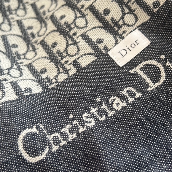 Christian Dior Oblique Bleu Marine scarf. Beautiful and so soft! Still has tags! - Picture 4 of 6